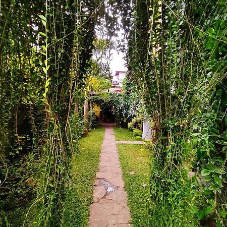히카두와 Mandara Rest B&B 외부 사진