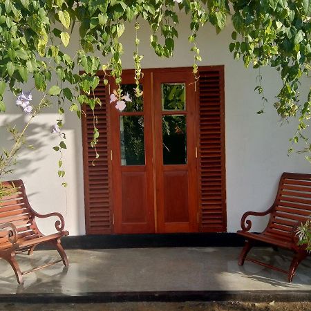 히카두와 Mandara Rest B&B 외부 사진