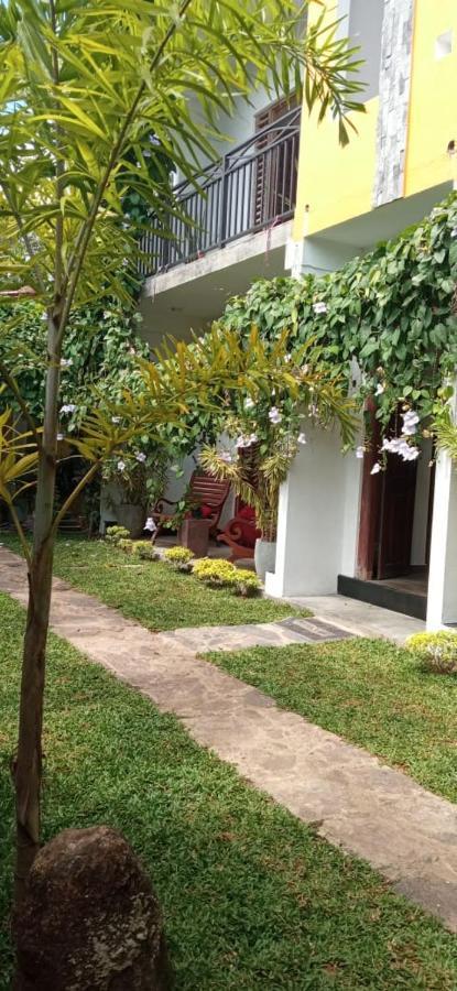 히카두와 Mandara Rest B&B 외부 사진