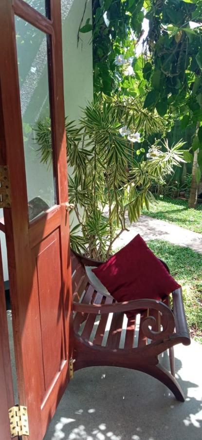 히카두와 Mandara Rest B&B 외부 사진