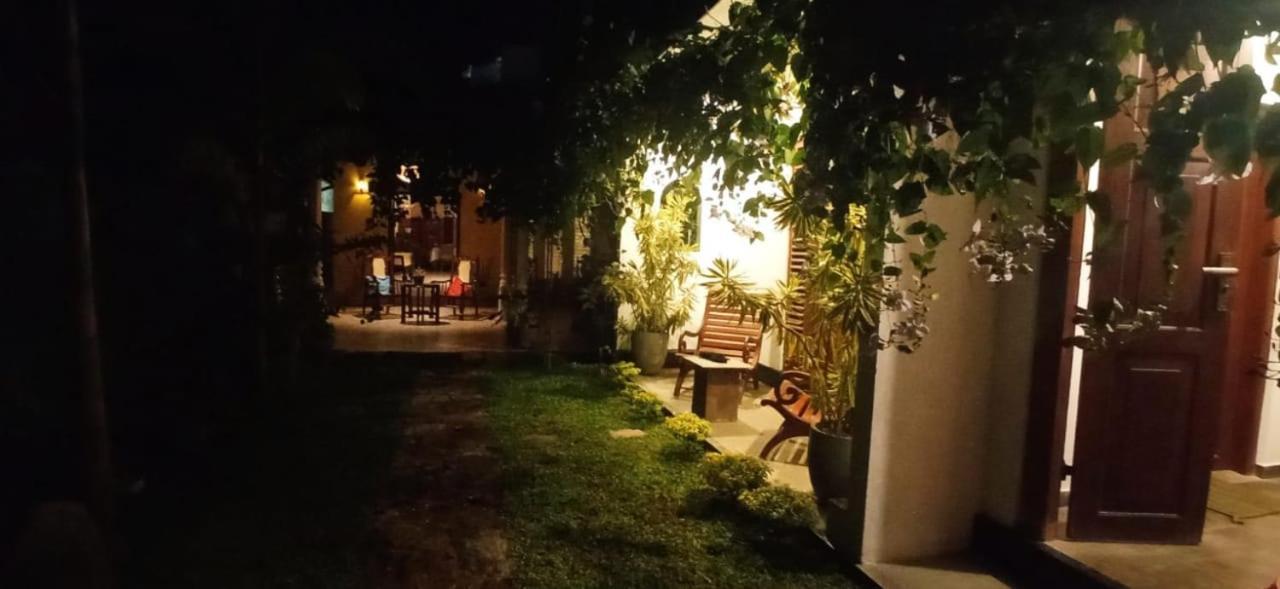 히카두와 Mandara Rest B&B 외부 사진