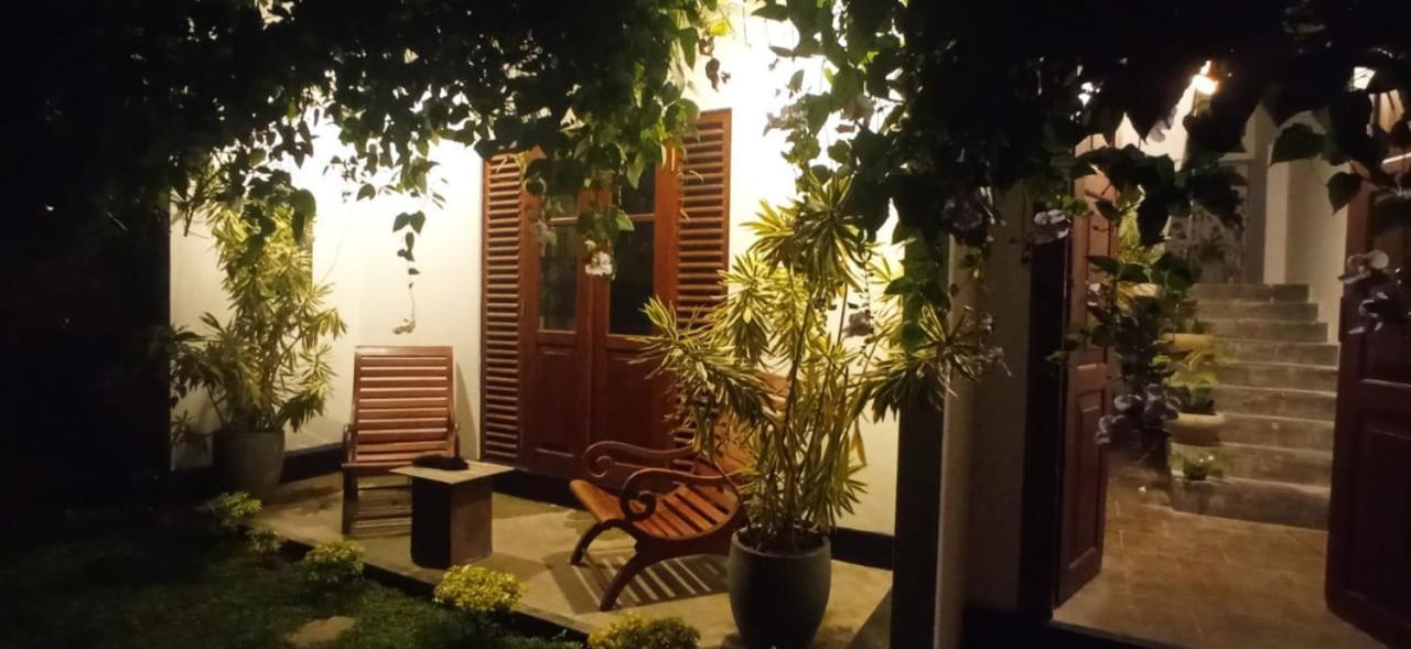 히카두와 Mandara Rest B&B 외부 사진